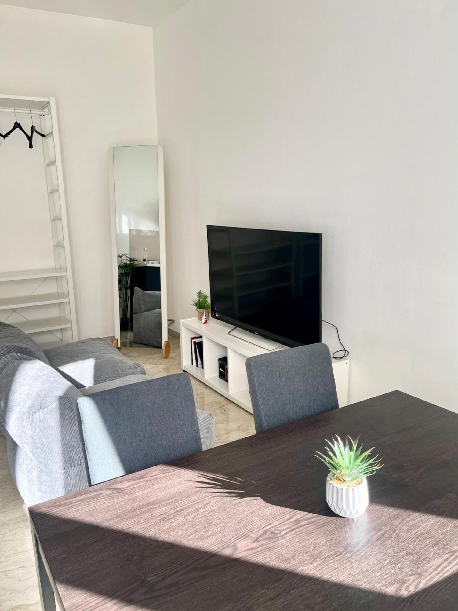 מילאנו The White House, Modern Apartment In Center מראה חיצוני תמונה